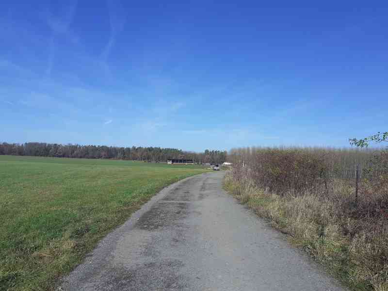 St. pozemek přes 8.000 m2 - foto 3