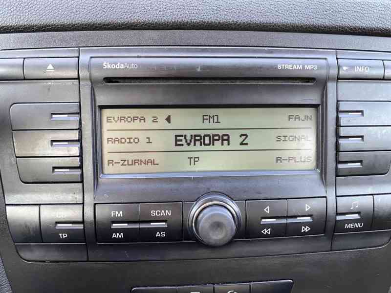 Škoda Octavia II 2005 1.6MPI benzín 75kW - foto 14