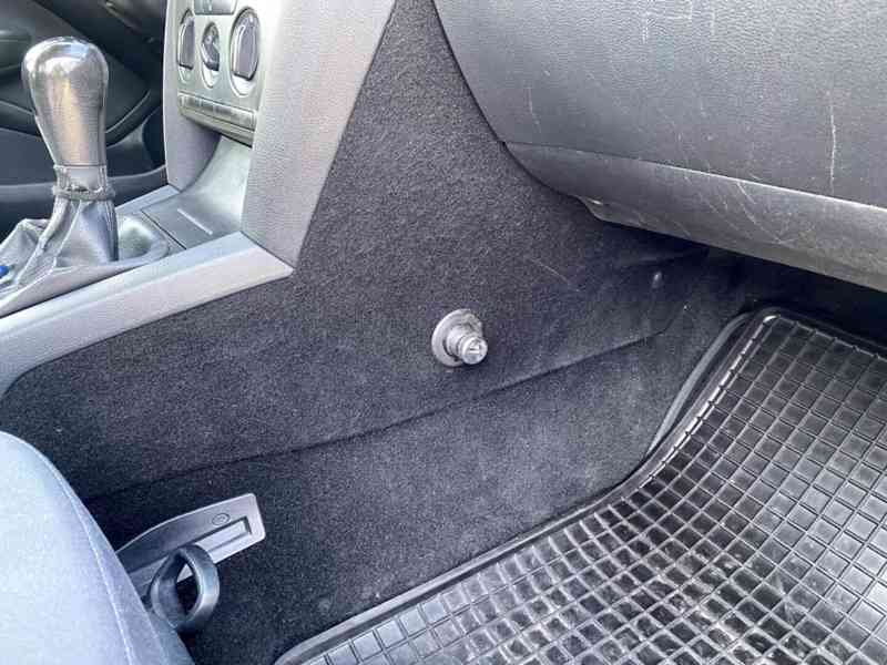 Škoda Octavia II 2005 1.6MPI benzín 75kW - foto 13