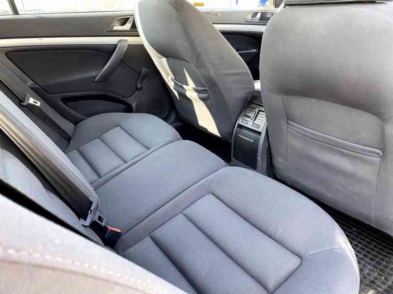 Škoda Octavia II 2005 1.6MPI benzín 75kW - foto 23