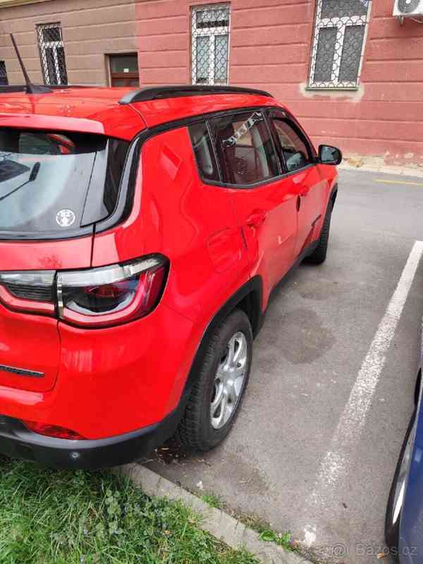 Jeep Compass 1,3 - foto 12