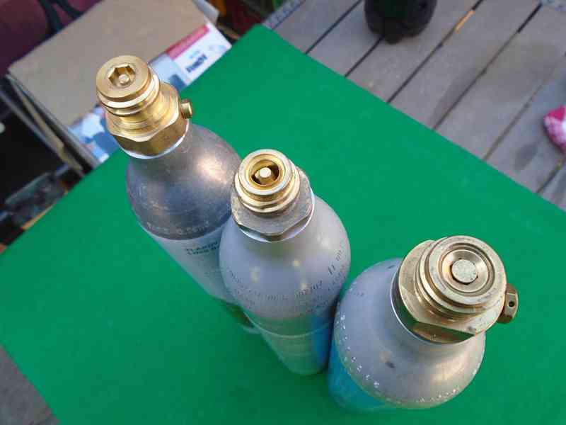 3x bomba bombička Co2 Sodastream pěkné 80L 425g prázdné - foto 8