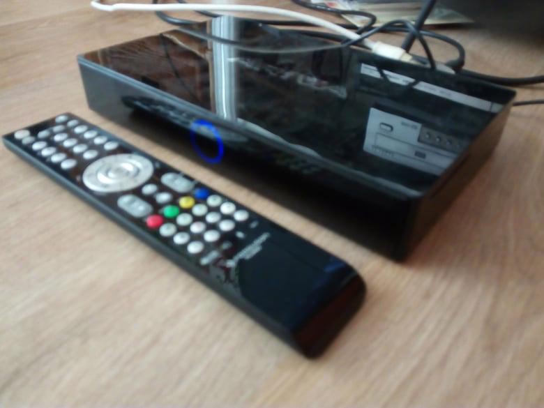 Přijímač Ariva 4K combo DVB-T2/S2/C mediální c
