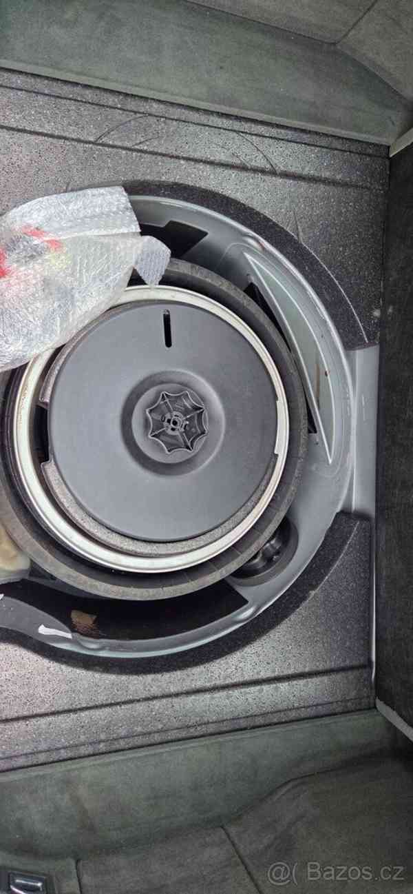 Audi A6 Allroad 2,5   quattro TDI 132 kW, r. 2001 - foto 16