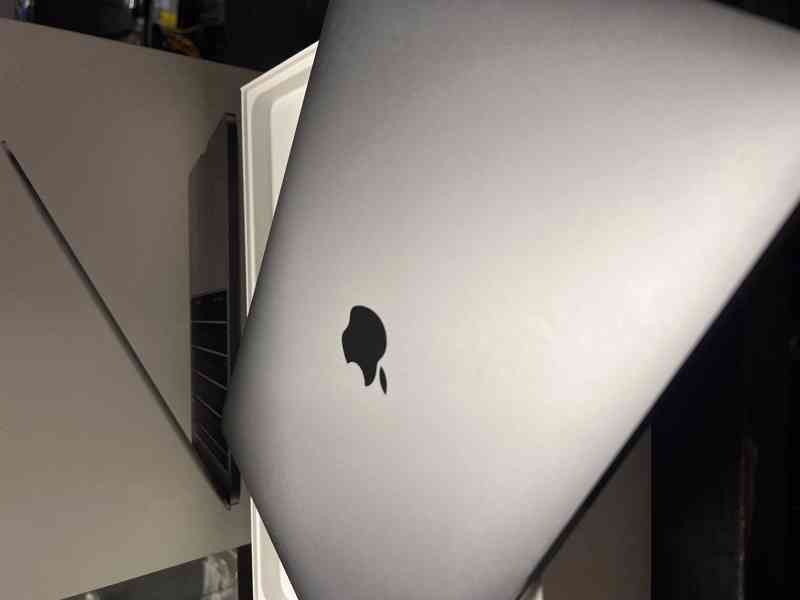 MacBook Pro 13" 2017 (A1708), CZ distribuce, komplet balení - foto 3
