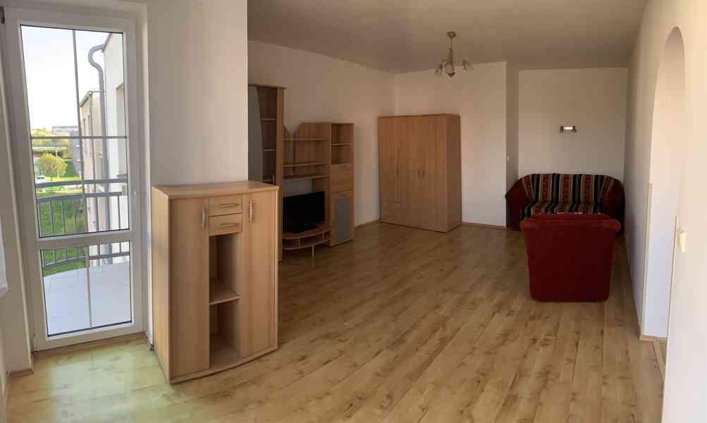 Pronájem pěkného a klidného bytu 1+1 (50m2) v Holicích - foto 14