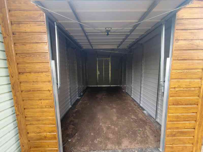 Zahradní domek - Garáž 2,5x6 - výklopná vrata - dveře TS633 - foto 2