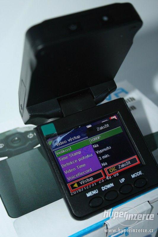 Full HD kamera do auta (otočné LCD), čeština - foto 1