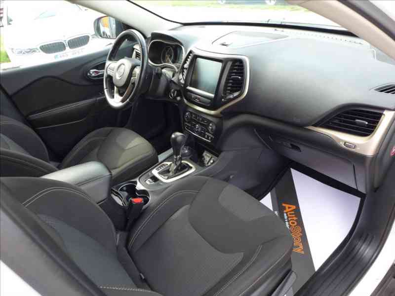 Jeep Cherokee 2,2 M-JET 136KW 4X4 NAVI 1.M - foto 10