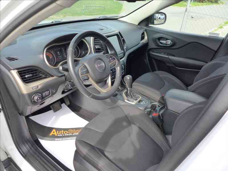Jeep Cherokee 2,2 M-JET 136KW 4X4 NAVI 1.M - foto 5