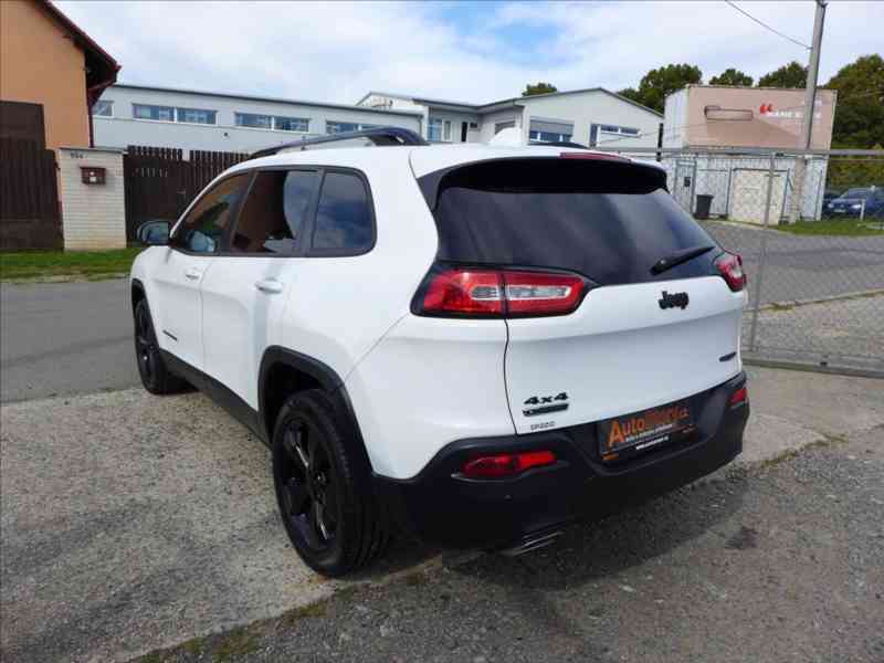 Jeep Cherokee 2,2 M-JET 136KW 4X4 NAVI 1.M - foto 4