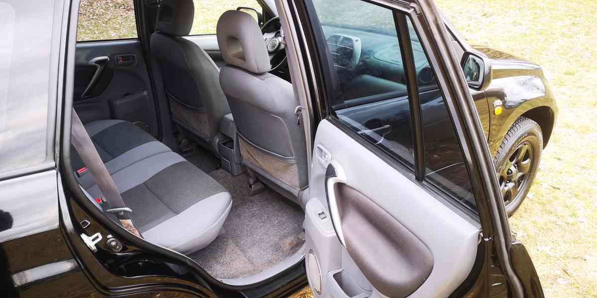 Toyota Rav4 2.0 D-DI 85kw. 4WD - 4X4 . Dobrý stav - foto 16