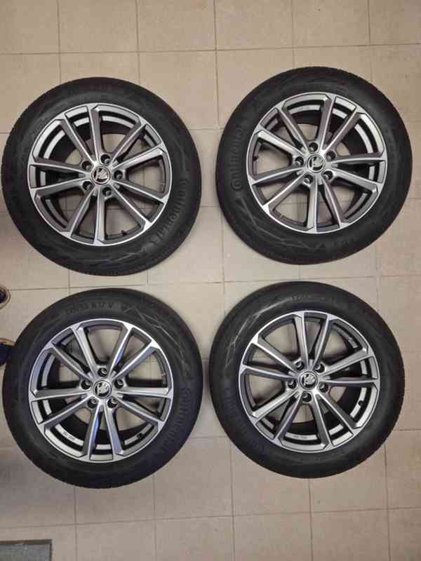 Prodám alu kola 17" + letní pneu Continental (TOP stav) - foto 1