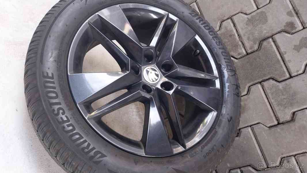 Prodám orig.alu Škoda - typ alu Nevis - pneu zimní 215/55/17 - foto 3