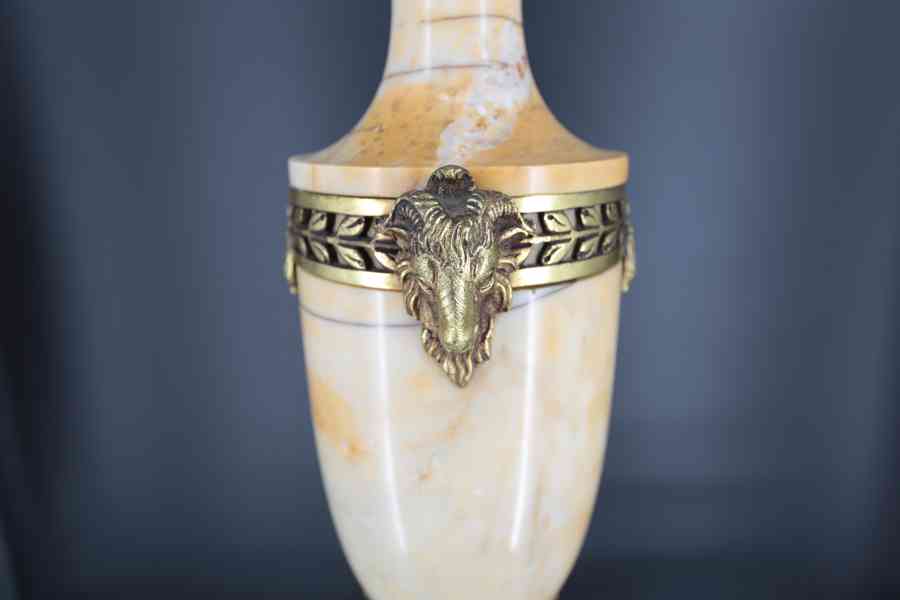 Mramorová váza s bronzovými aplikacemi. Cassoulet - foto 6