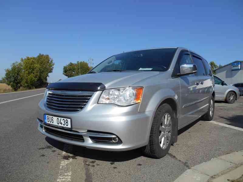 Chrysler Town Country 3,6 Limited 2xDVD, úhly 2011 - foto 7