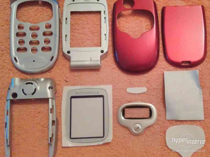 Motorola V300 - kompletní sada všech krytů a plastů -8 částí - foto 1