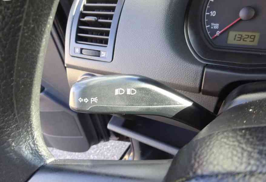 VW Polo 1.2i r.v.2003 STK:4/2027 Koupeno v ČR - foto 9