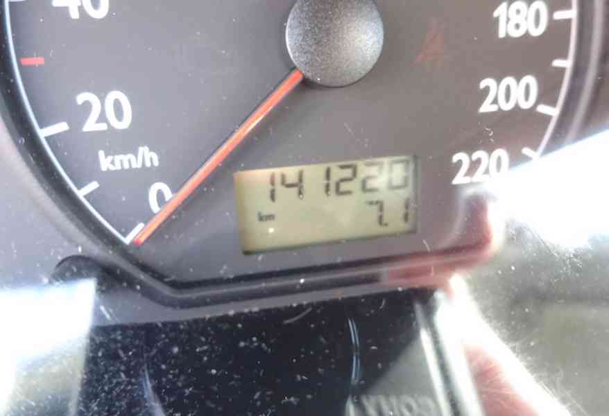 VW Polo 1.2i r.v.2003 STK:4/2027 Koupeno v ČR - foto 7
