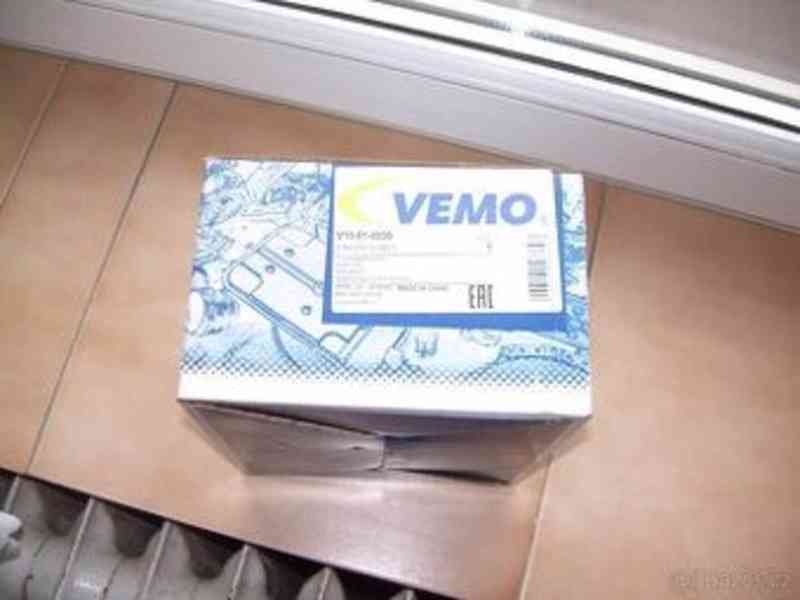 Prodám novou škrtící klapku VEMO V-10-81-0050 R AUDI S 8 - foto 4