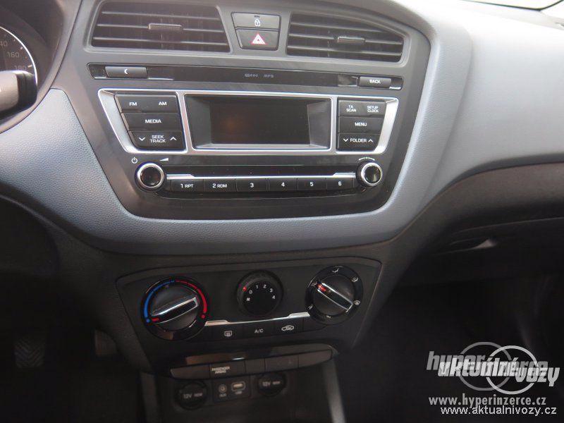 Hyundai i20 1.2, benzín, RV 2015 - foto 2