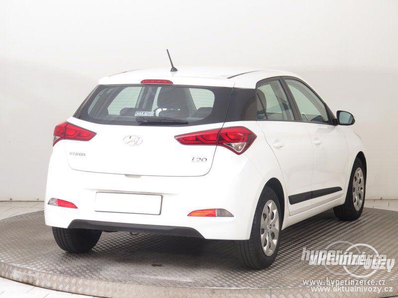 Hyundai i20 1.2, benzín, RV 2015 - foto 4