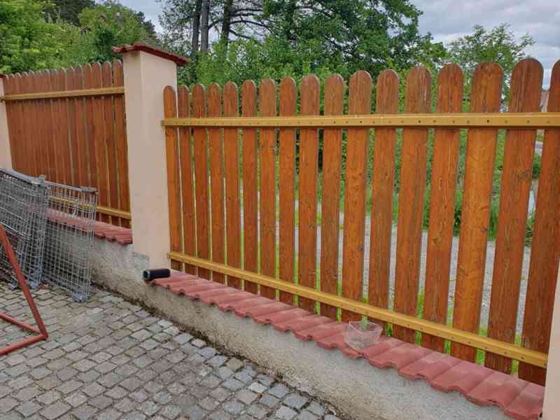 Prodám použité dřevěné plotové plaňky. - foto 2