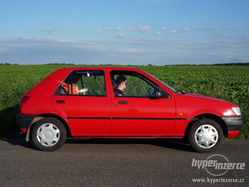 Prodám Ford Fiesta 1.3, benzín, 5 dvéřový, r.v. 1996 - foto 2