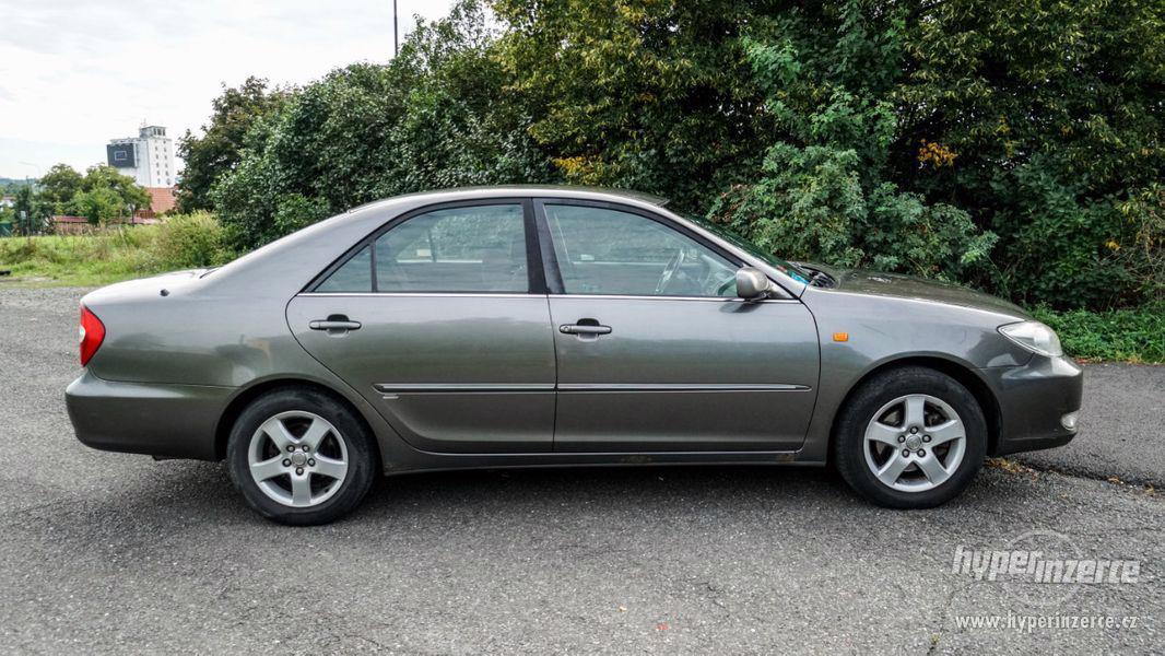 K prodeji Toyota Camry 2,4i, r.v.2002, spotřeba 7,8 l/100 km - foto 5