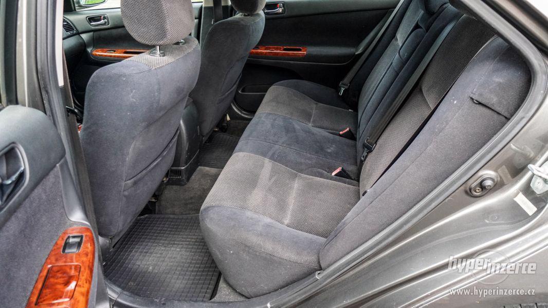 K prodeji Toyota Camry 2,4i, r.v.2002, spotřeba 7,8 l/100 km - foto 7