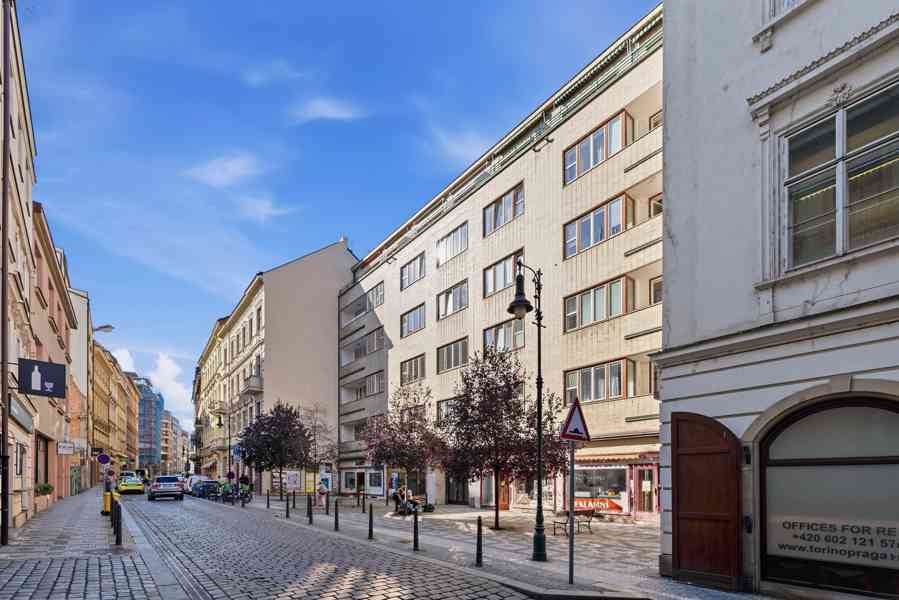 Pronájem bytu 4+1 140 m² v ulici Soukenická, Praha 1 - foto 30