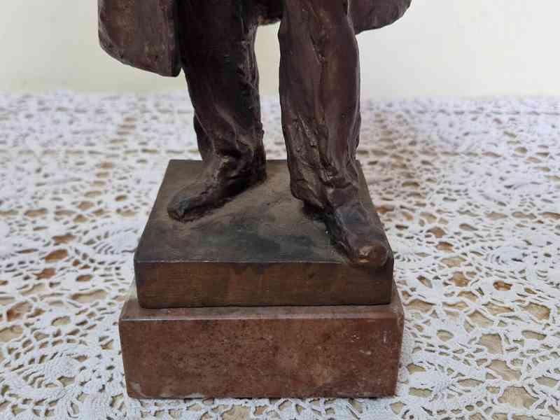 Nevídaná autorská bronzová Socha Klement Gottwald - foto 10