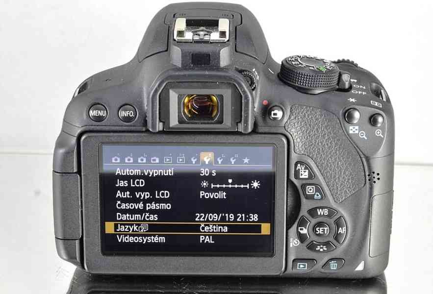 Canon EOS 700D CMOS 18Mpix*Full HD Video 45000 Exp - foto 6