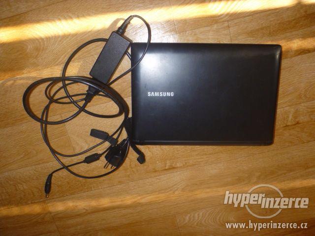Samsung N145 Plus s krabicí, odolný notebook na cesty - foto 2