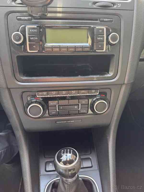 Volkswagen Golf 1,6   TDi 77 kw - foto 14