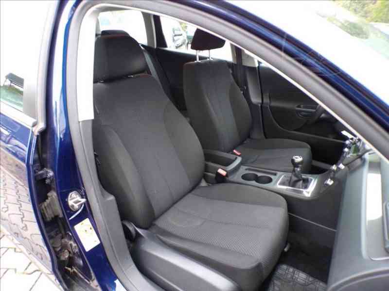 VW Passat Variant 2,0 TDI TREND - foto 14