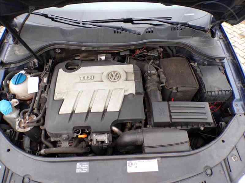 VW Passat Variant 2,0 TDI TREND - foto 15