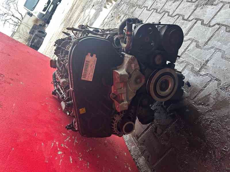 Motor 1,9JTD 110KW 939A2000 Alfa Romeo CROMA - foto 2