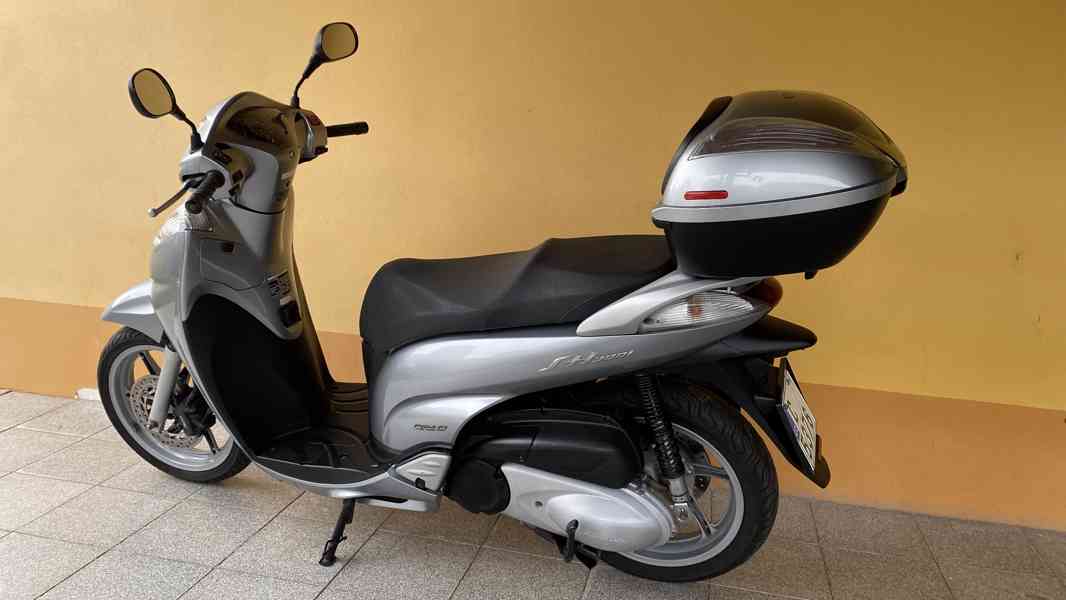 Honda SH 300i / variátor Malossi / Nová TK / 2x klíč / Hezký - foto 3