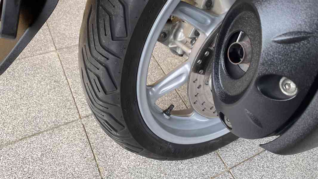 Honda SH 300i / variátor Malossi / Nová TK / 2x klíč / Hezký - foto 11