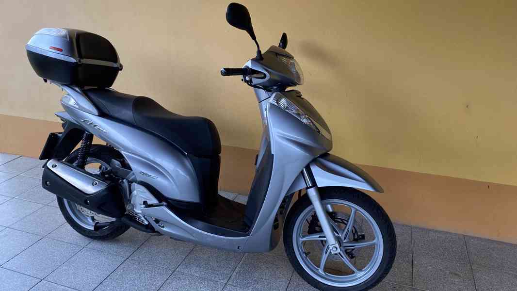 Honda SH 300i / variátor Malossi / Nová TK / 2x klíč / Hezký - foto 6