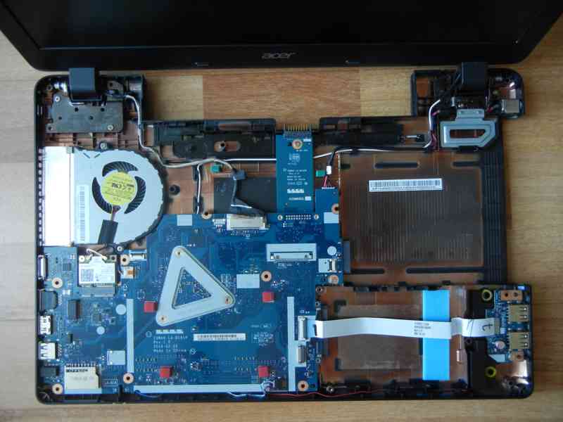 Acer TravelMate P256 na díly - foto 2