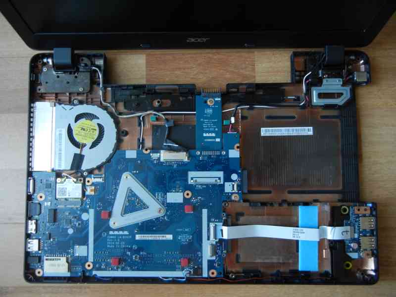 Acer TravelMate P256 na díly - foto 3