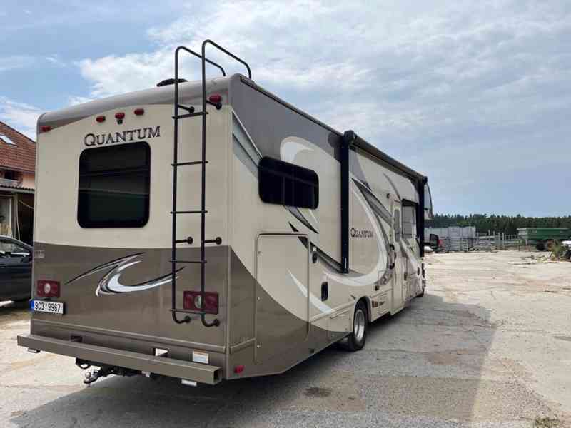 Americký obytný Ford Thor Quan - foto 13