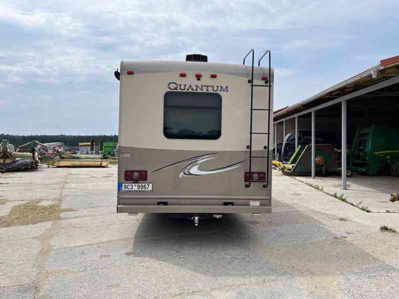 Americký obytný Ford Thor Quan - foto 14