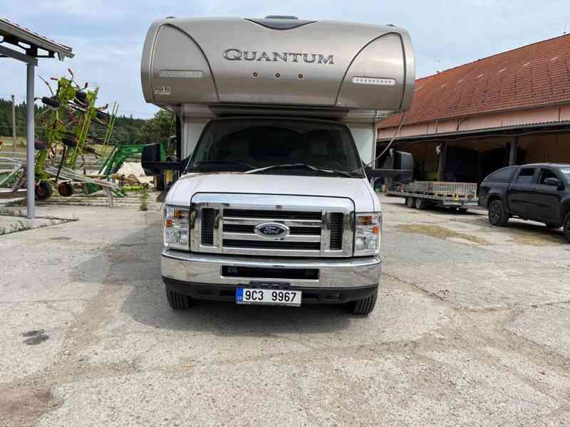 Americký obytný Ford Thor Quan - foto 12