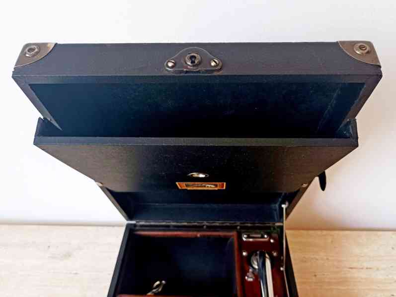 His Master’s Voice gramofon na kliku z roku 1926, top stav - foto 7
