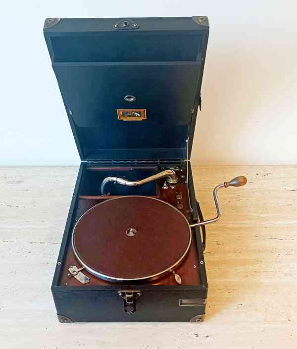 His Master’s Voice gramofon na kliku z roku 1926, top stav - foto 17