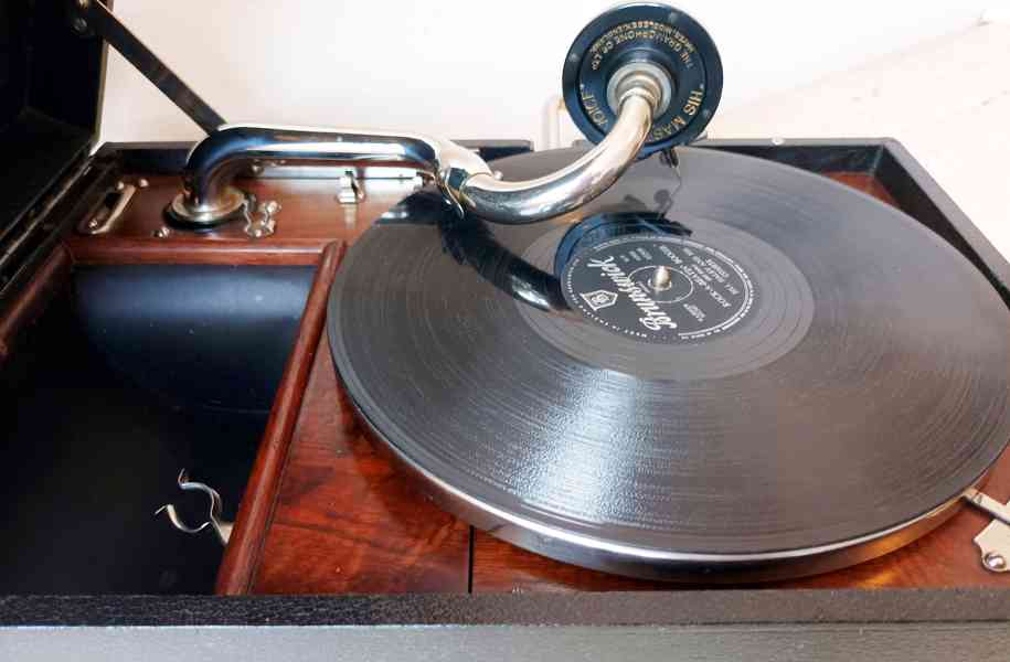 His Master’s Voice gramofon na kliku z roku 1926, top stav - foto 5