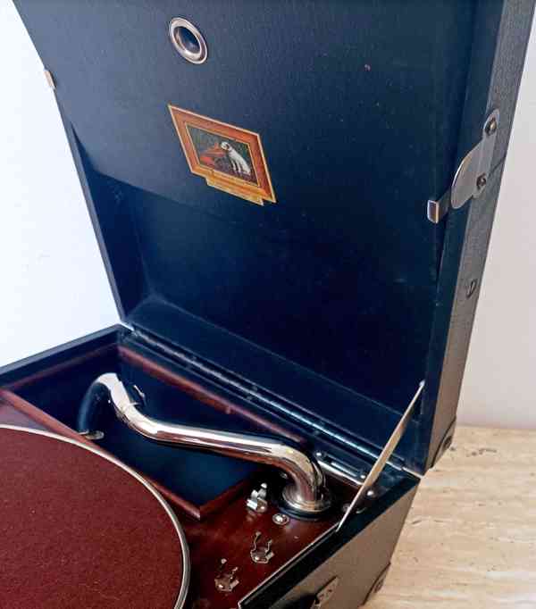 His Master’s Voice gramofon na kliku z roku 1926, top stav - foto 8